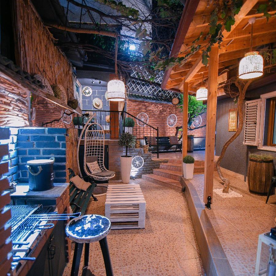 Villa Elezi Korce Bagian luar foto