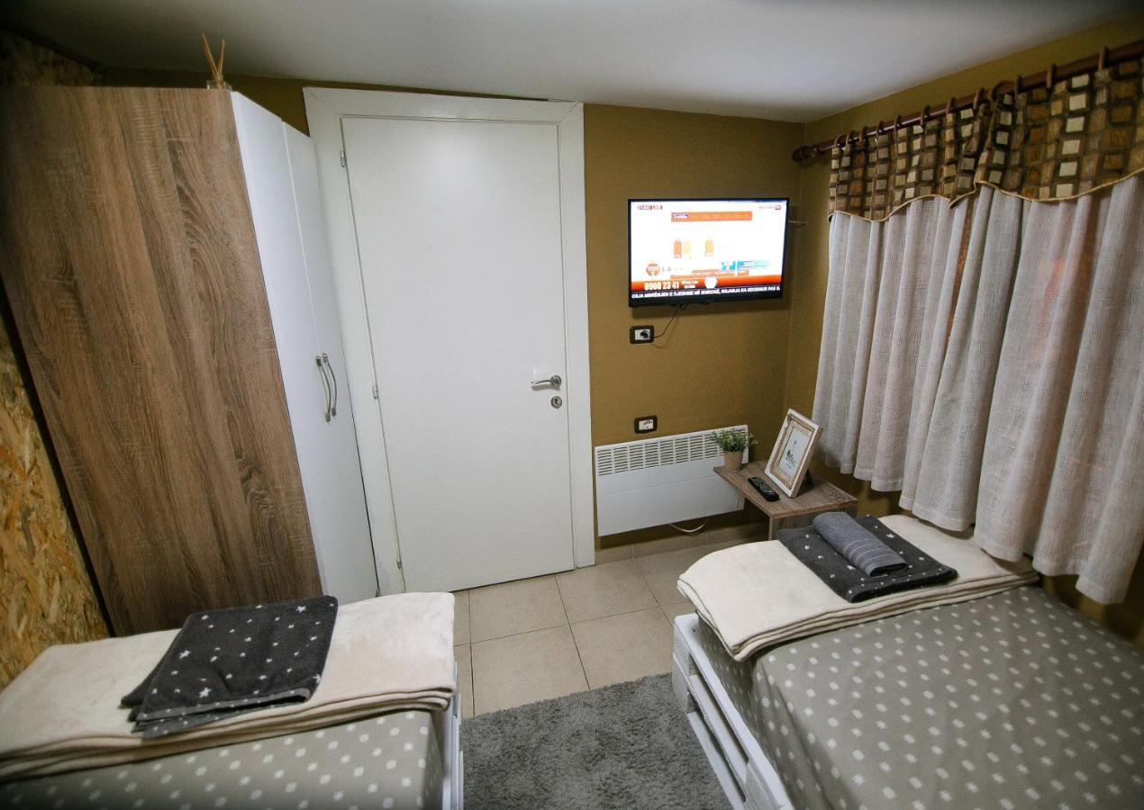 Villa Elezi Korce Bagian luar foto