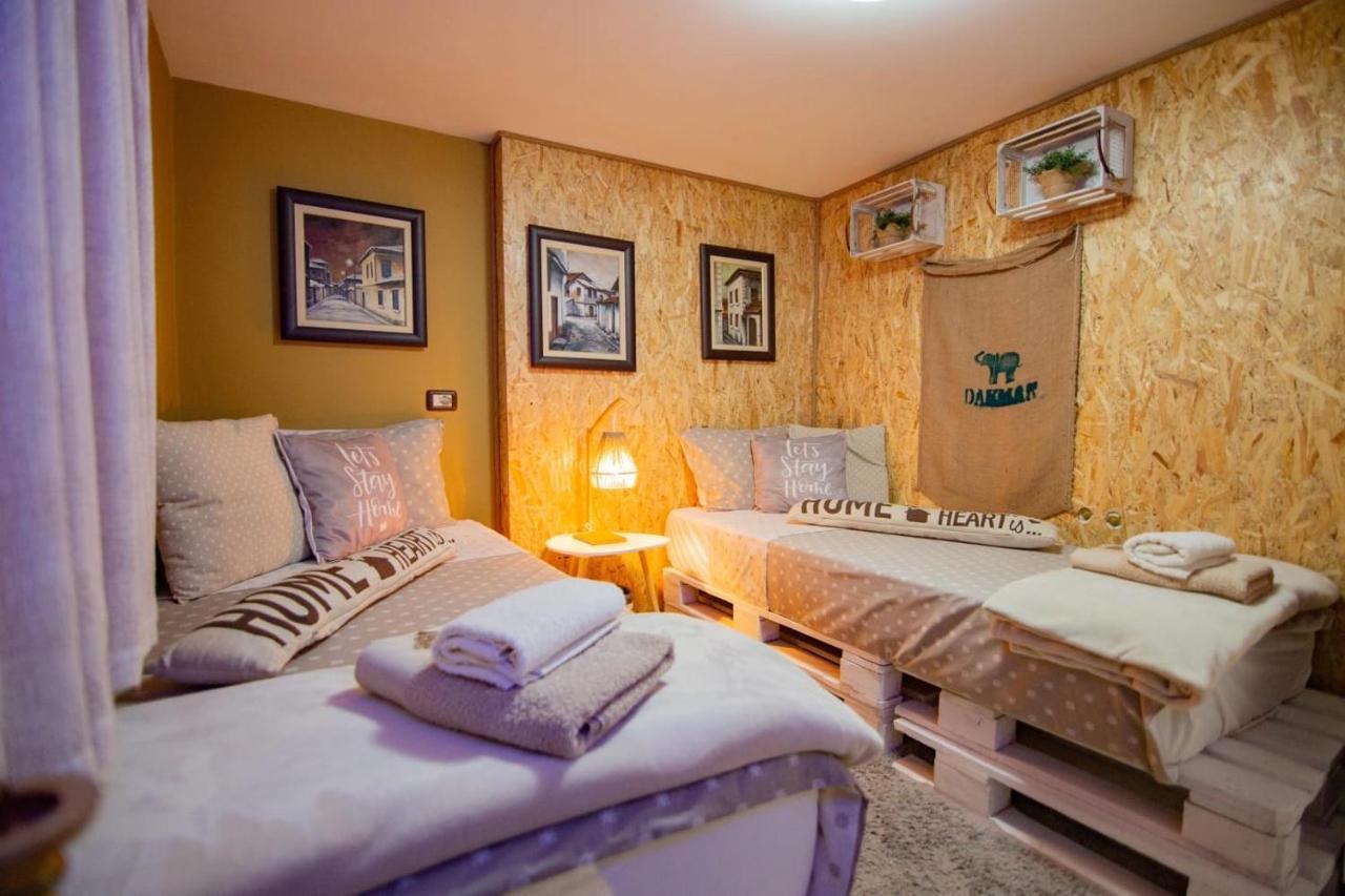 Villa Elezi Korce Bagian luar foto