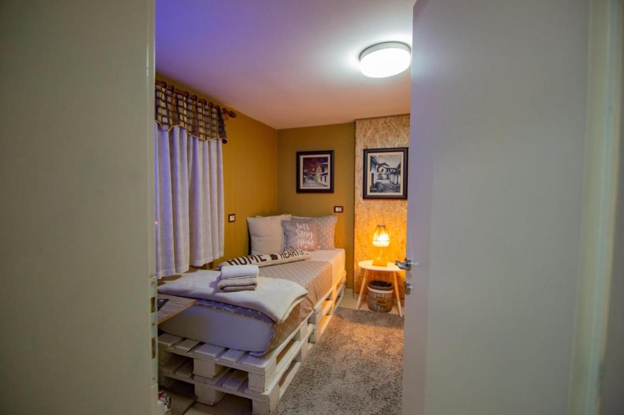 Villa Elezi Korce Bagian luar foto