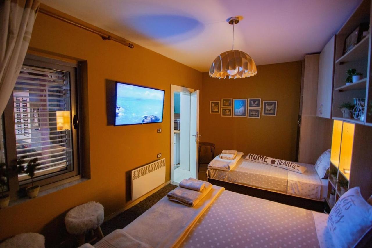 Villa Elezi Korce Bagian luar foto