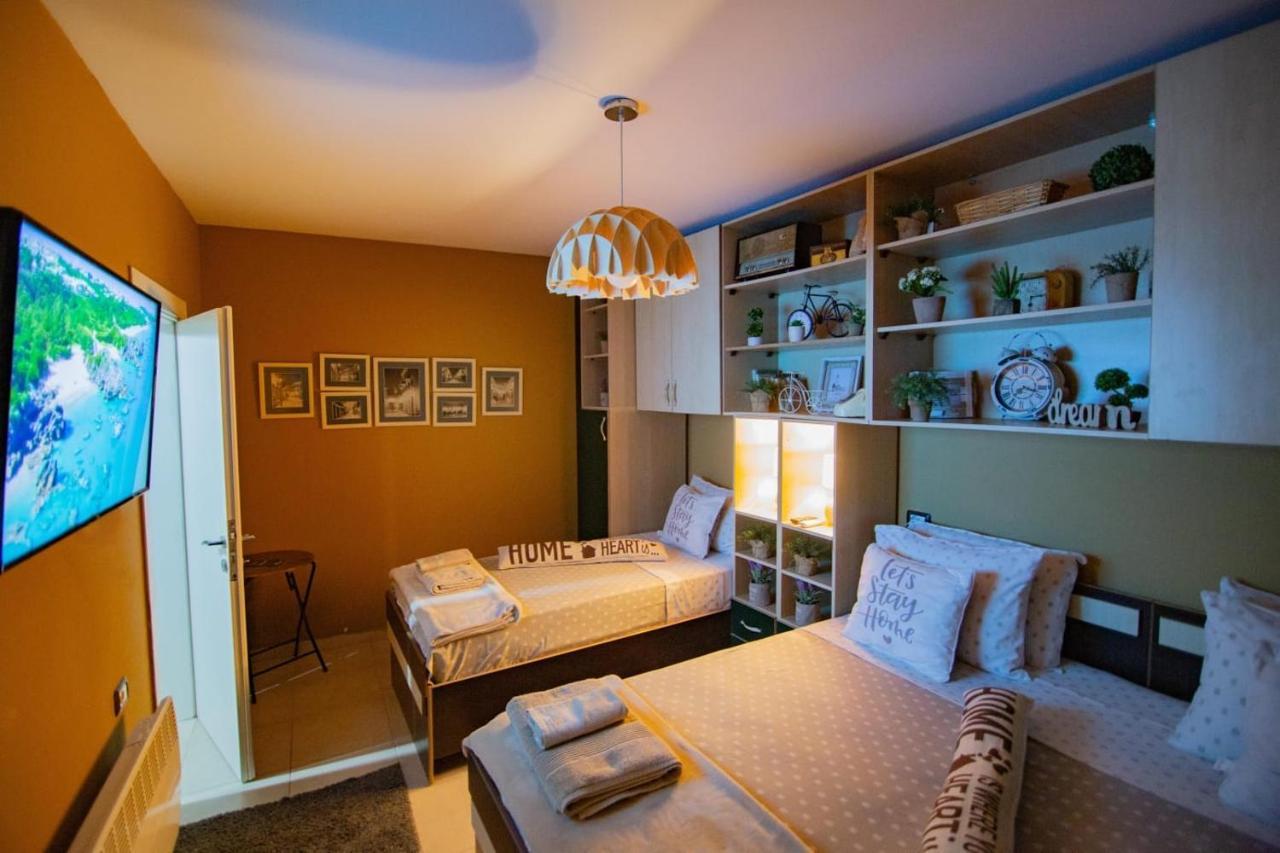 Villa Elezi Korce Bagian luar foto